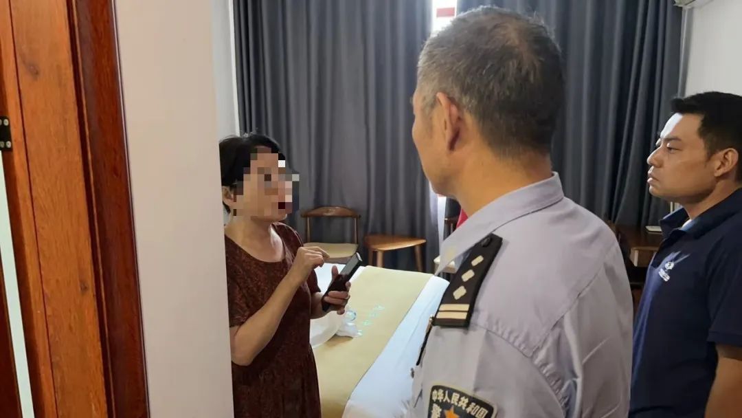 假警察来电，赵阿姨险被骗30万！