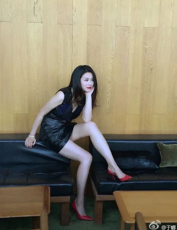 冲上热搜！演员于娜自曝因焦虑症变胖，本人回应