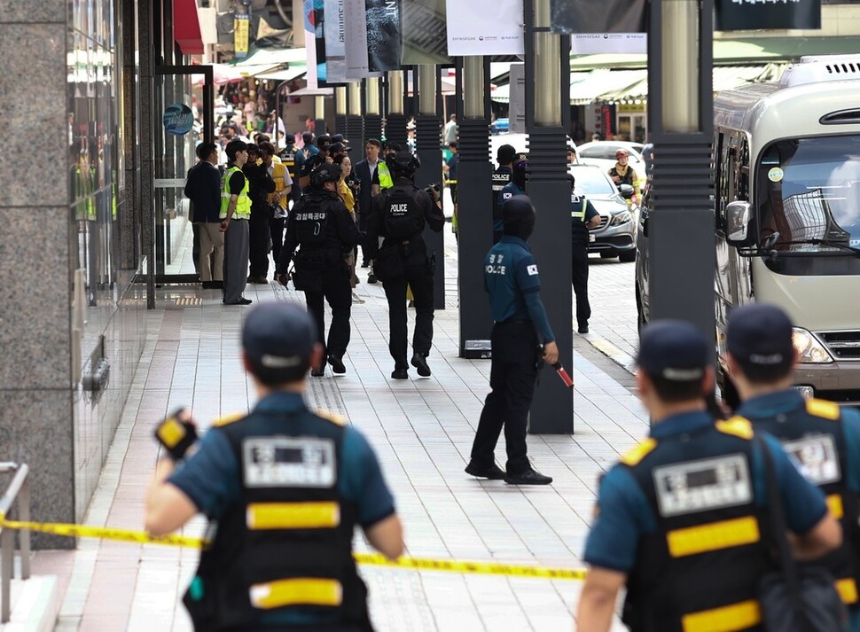 疏散全部人员！韩国首尔明洞一百货商场遭炸弹威胁，警方正展开搜查