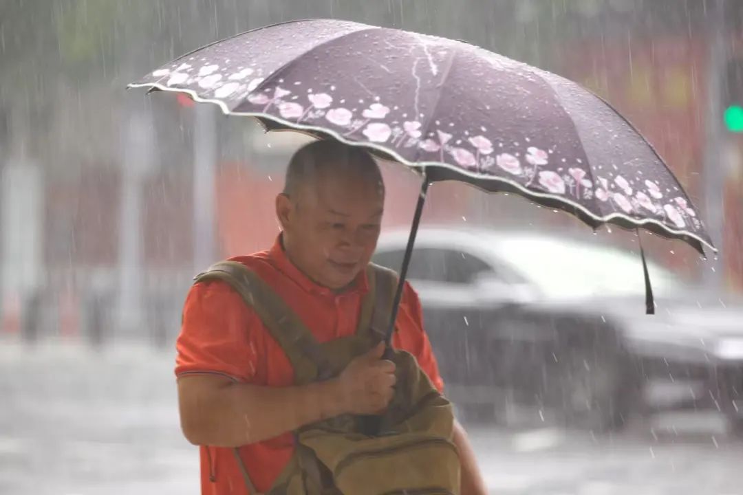 6个洪水红色预警生效中，广东多部门联发防御提醒！广深城际部分列车停运
