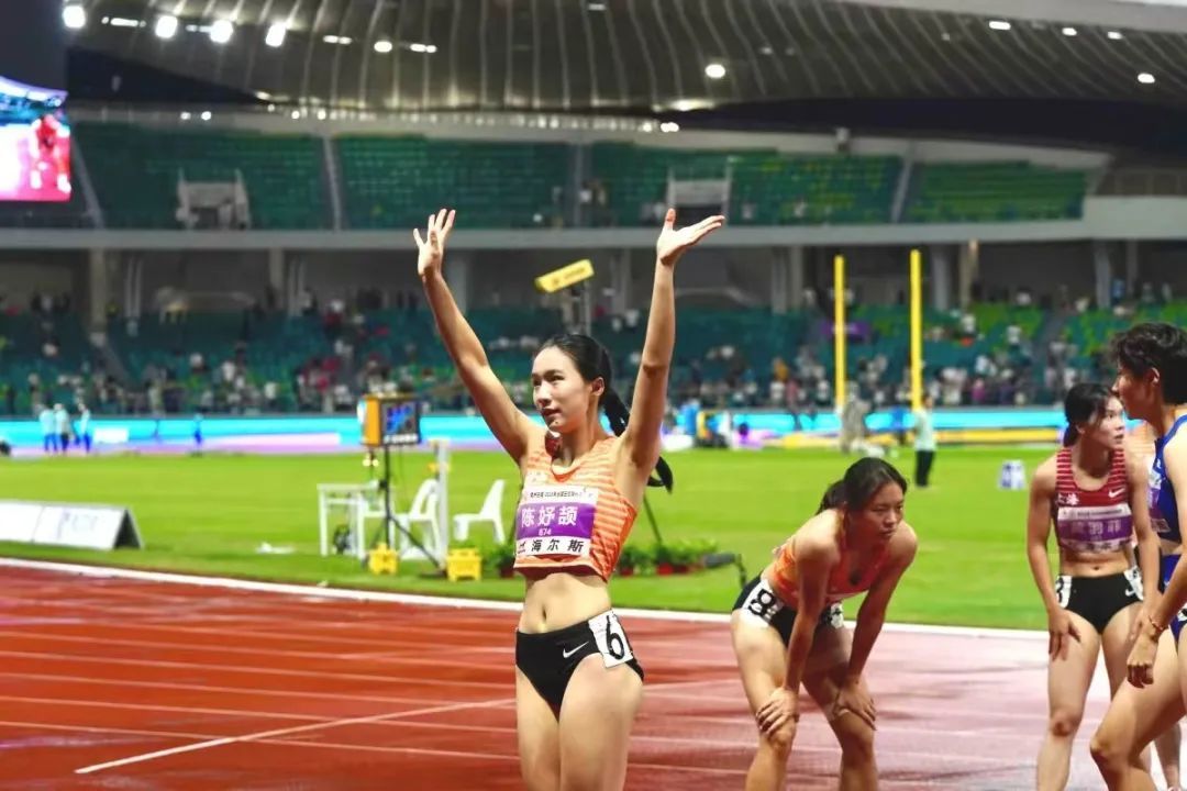 宁波16岁“小孩姐”，夺冠！