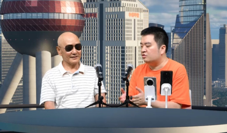 “上海模子”！81岁爷叔一个举动火遍全网！他已经不是第一次做这事了