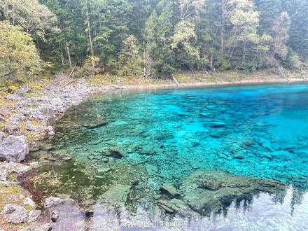 九寨沟门票连续多日售罄 迎来避暑游高峰