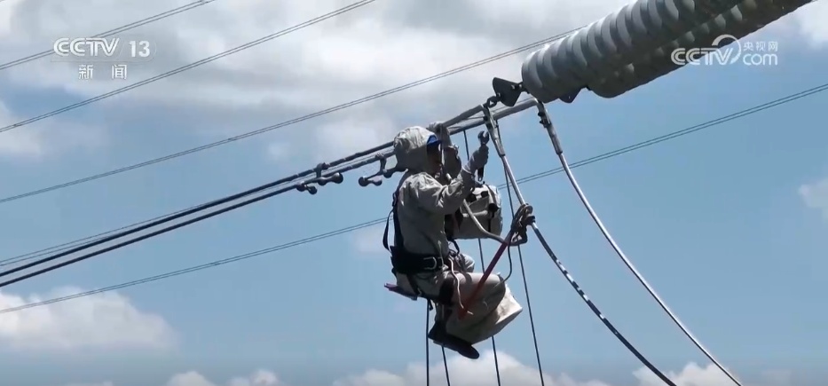 无惧“烤”验！致敬高温下的劳动者 烈日与汗水共同见证最美坚守