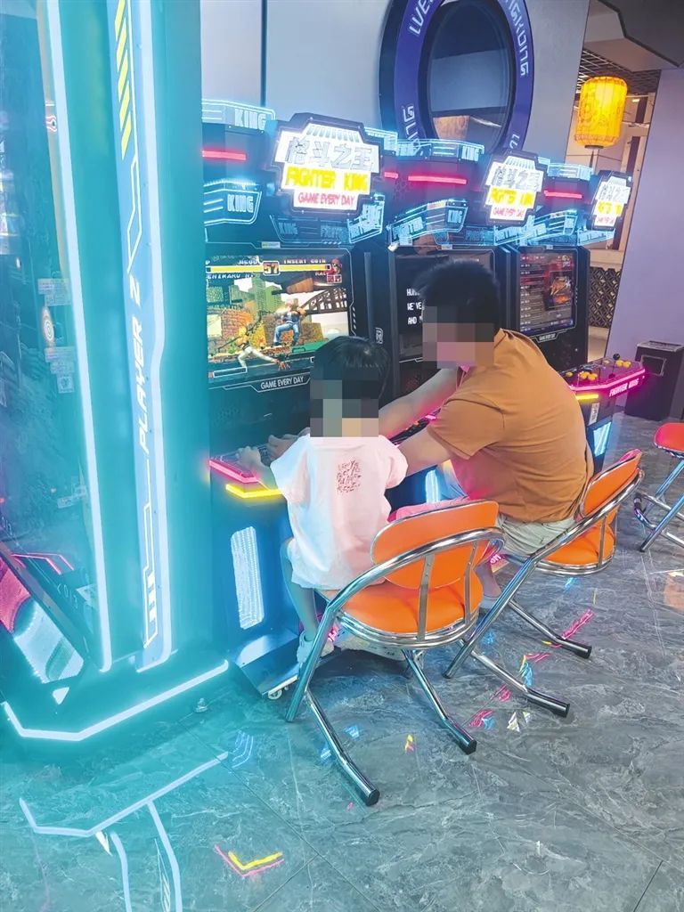注意！暑假别再带娃干这些事了，此类场所未成年人不得进入→