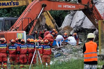 被埋9小时后，广州白云区山体滑坡再救出1人