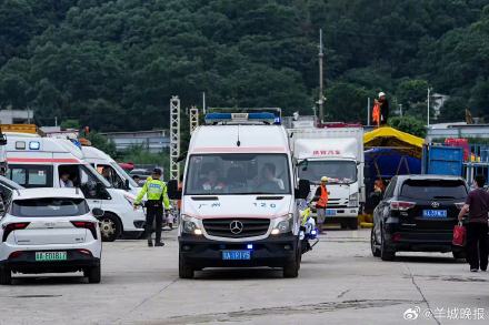 被埋9小时后，广州白云区山体滑坡再救出1人