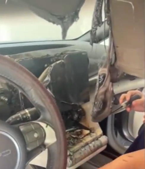 女子刚买2年的车子起火烧坏?调查还原,“真凶”竟是TA 女子刚买2年的车子起火烧坏?调查还原,“真凶”竟是TA