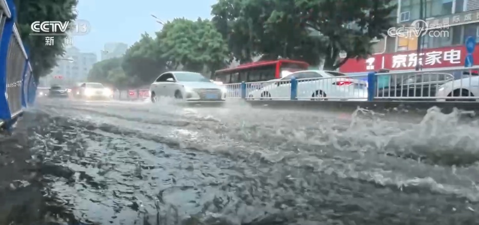 极端降水的“另类”推手——“暖区暴雨”有哪些特点？一文了解