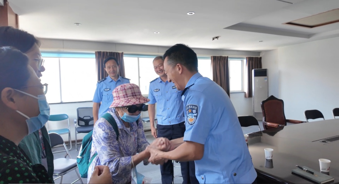 云V1236警，找到了！