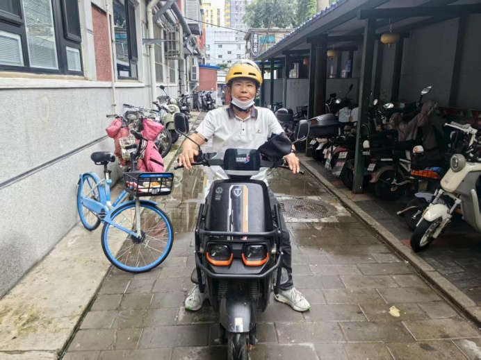 “别怕,还是好人多”!骑手大叔获全网点赞,也被陌生人的善意温暖着…… “别怕,还是好人多”!骑手大叔获全网点赞,也被陌生人的善意温暖着……