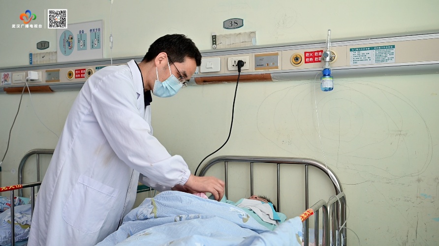 6年吃下4斤头发！15岁少女在武汉终于“减负”