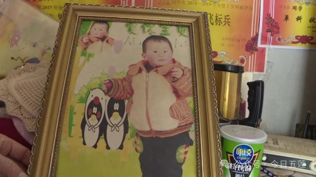 看哭了！何炎格，考上大学了！