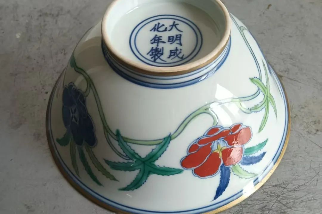 上海九旬老伯痴迷古玩，九年间被骗200余万元