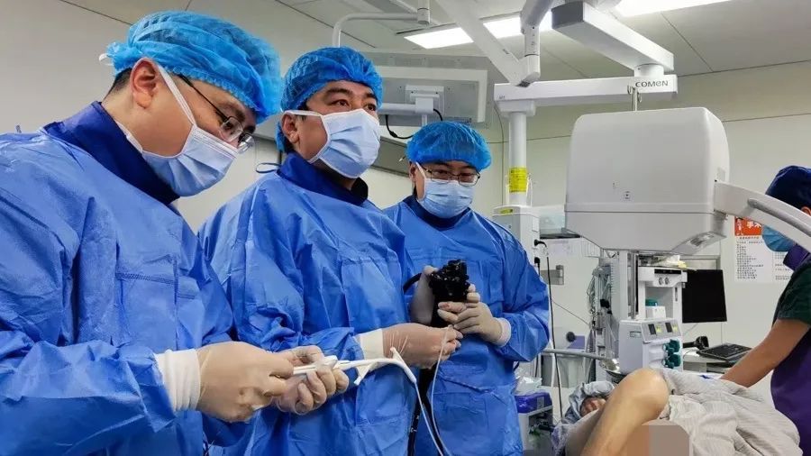 上海男子突然呕血，吐出全身1/4血量！医生：这类疾病凶险要命，关键是预防→