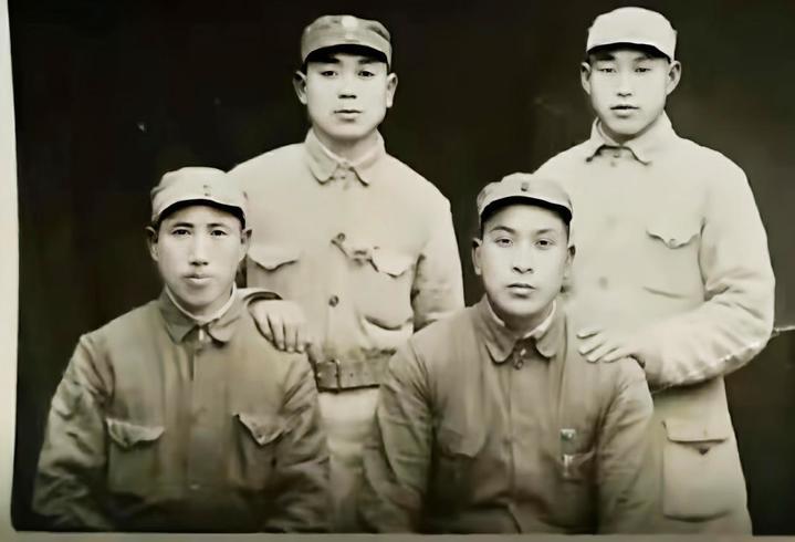 “父亲身上的弹伤，是永不磨灭的勋章”