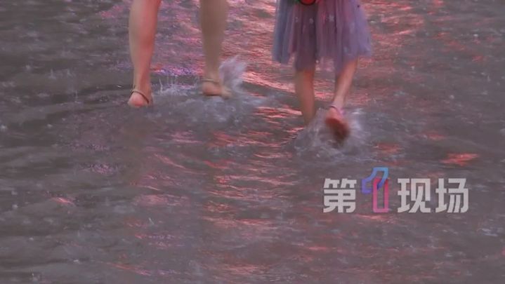 雨后赤脚蹚水？当心皮肤健康“泡汤”