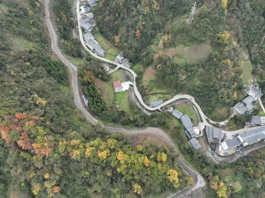 有新进展!设计时速350公里→ 有新进展!设计时速350公里→