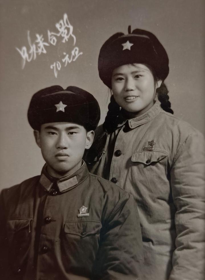 “父亲身上的弹伤，是永不磨灭的勋章”