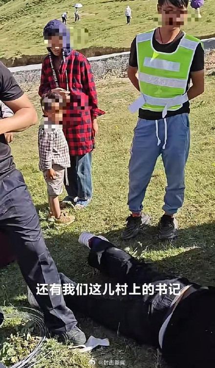 被土拨鼠叼走车钥匙游客感谢村民:“挺热心肠” 被土拨鼠叼走车钥匙游客感谢村民:“挺热心肠”