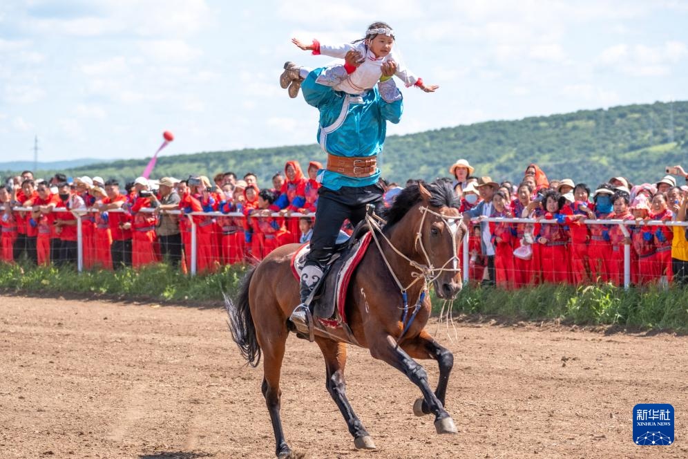 内蒙古扎赉特旗：多彩农牧民那达慕