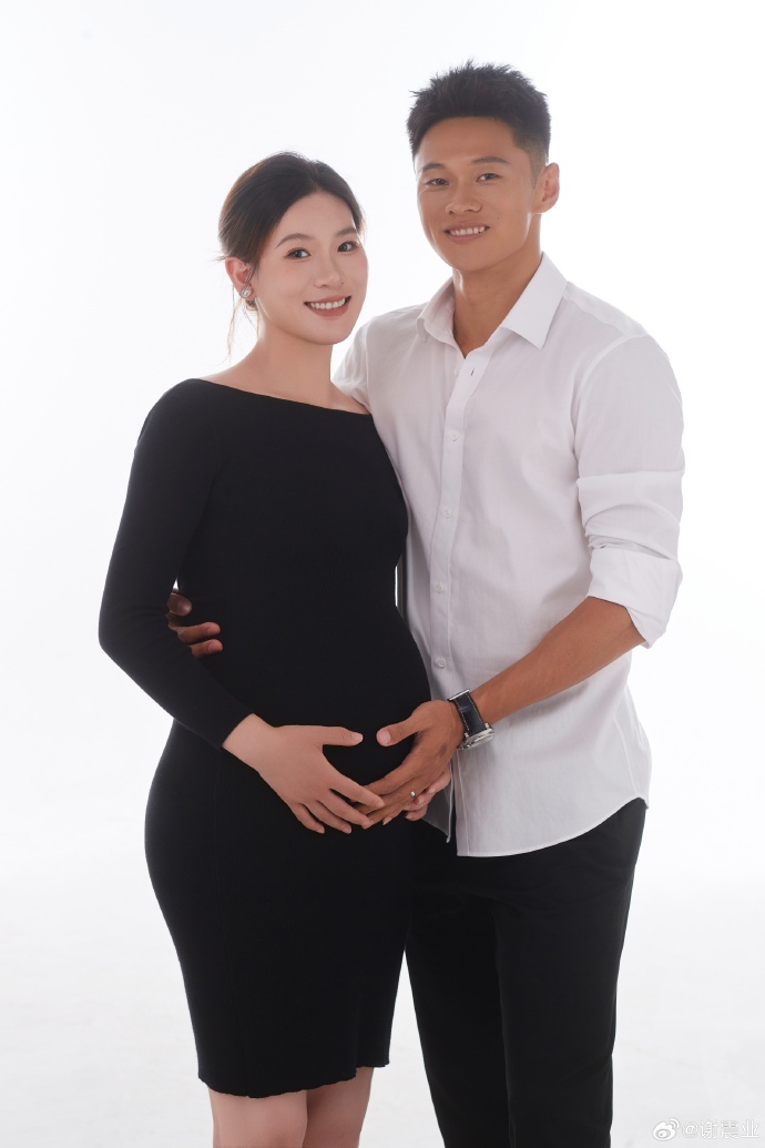 谢震业凌晨官宣喜讯:升级当爸爸了! 谢震业凌晨官宣喜讯:升级当爸爸了!