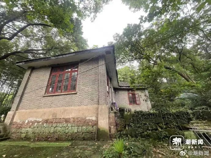 杭州西湖边四间平房1个亿开卖,单价92万/㎡!90岁“房龄”,系名人旧居 杭州西湖边四间平房1个亿开卖,单价92万/㎡!90岁“房龄”,系名人旧居