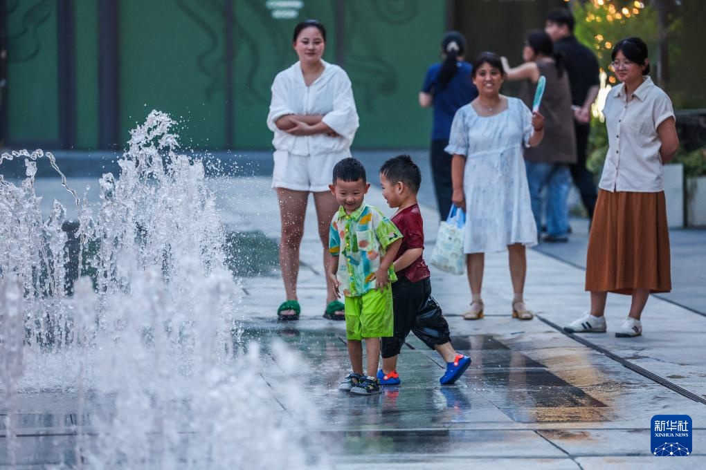浙江嘉兴:夏日烟火集助力夜经济 浙江嘉兴:夏日烟火集助力夜经济