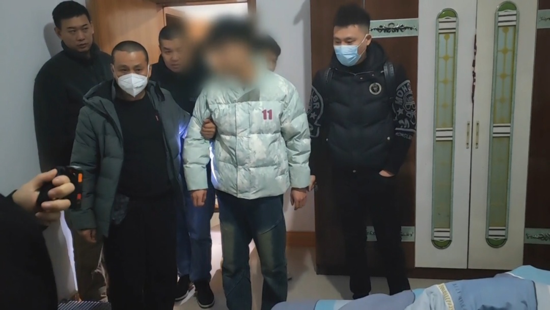 “我连猫都不如！”他竟为此痛杀女友，警方在卫生间发现一滴血