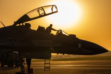 升空！看空军战机砺剑苍穹