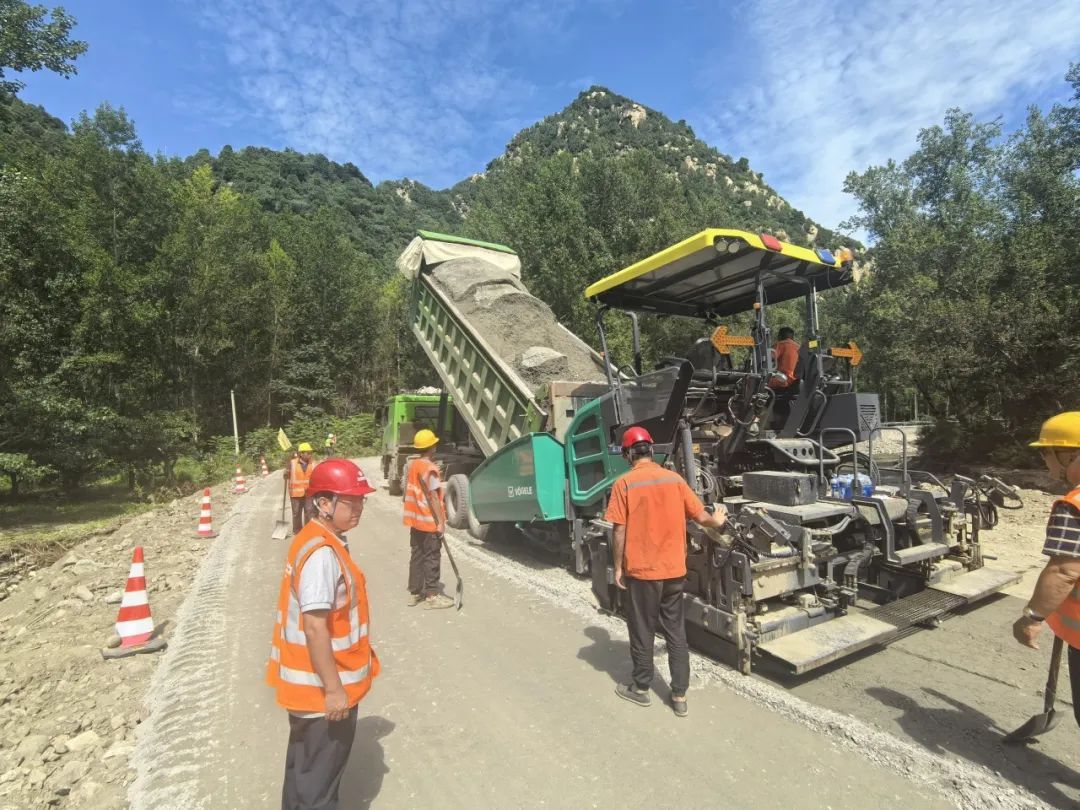 争分夺秒!北京密云区9条水毁公路全面提升通行能力 争分夺秒!北京密云区9条水毁公路全面提升通行能力