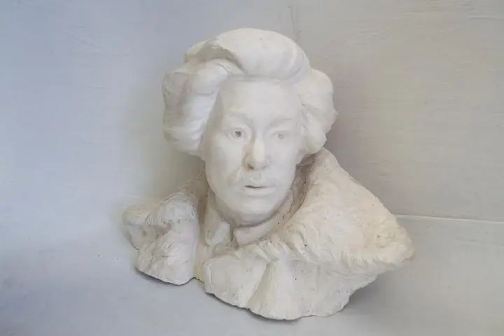 为何牺牲60多年后，他的颅骨才被找到？