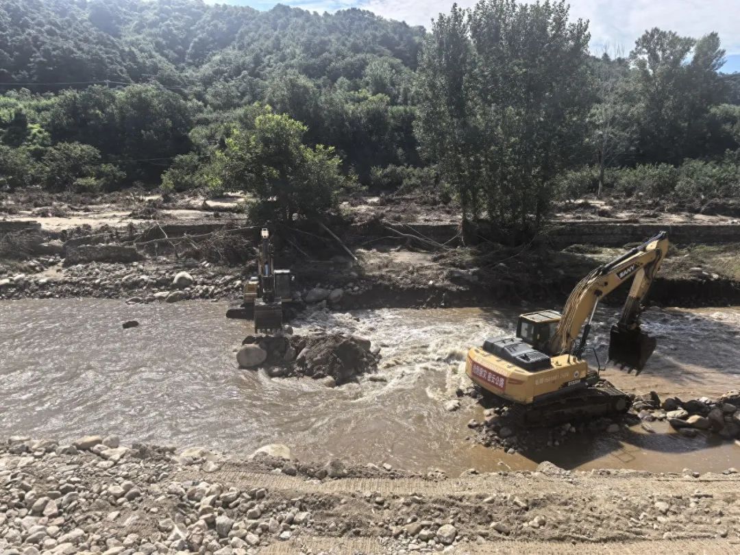 争分夺秒!北京密云区9条水毁公路全面提升通行能力 争分夺秒!北京密云区9条水毁公路全面提升通行能力