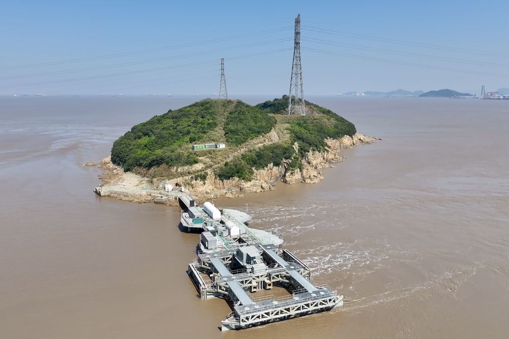“潮涌”变“绿电” 浙江舟山兆瓦级潮流能发电工程稳定运行超八年 “潮涌”变“绿电” 浙江舟山兆瓦级潮流能发电工程稳定运行超八年