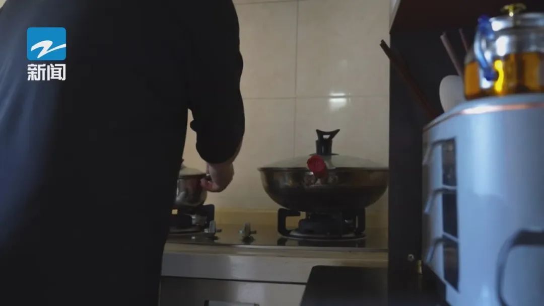 “没他我就死好几回了！” 为报答一饭之恩，异乡小伙16年守护无血缘亲情