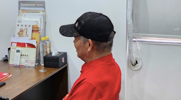 三段婚姻四个子女，七旬老伯再婚刚满两年，对方就要求离婚分房产