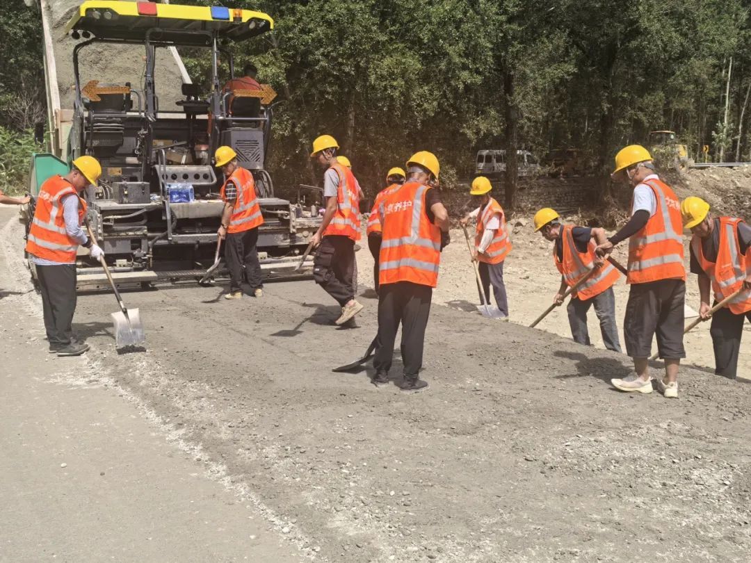 争分夺秒!北京密云区9条水毁公路全面提升通行能力 争分夺秒!北京密云区9条水毁公路全面提升通行能力