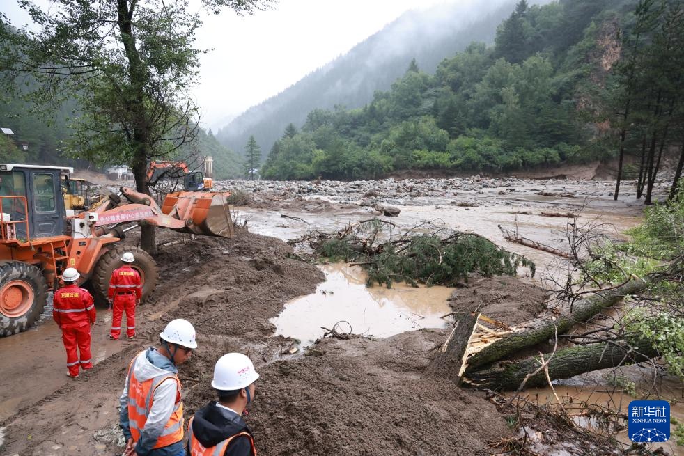 甘肃榆中强降雨引发山洪灾害 救援正在进行