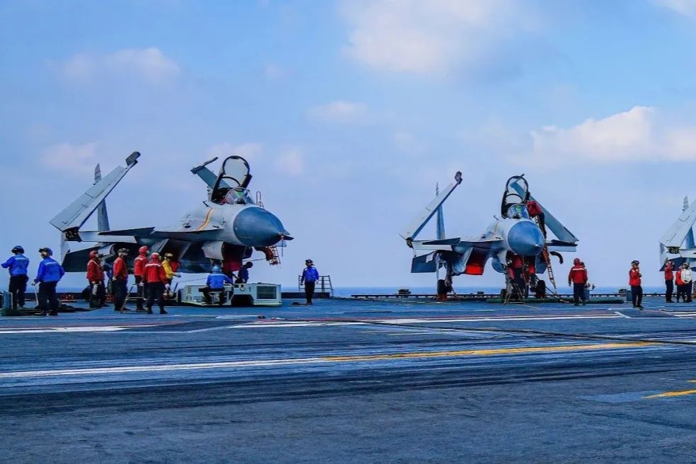 海空砺剑！直击舰载机海上实战化训练