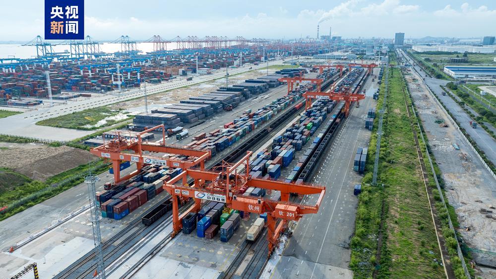 今年前7月西部陆海新通道班列运量同比增长75.3% 今年前7月西部陆海新通道班列运量同比增长75.3%