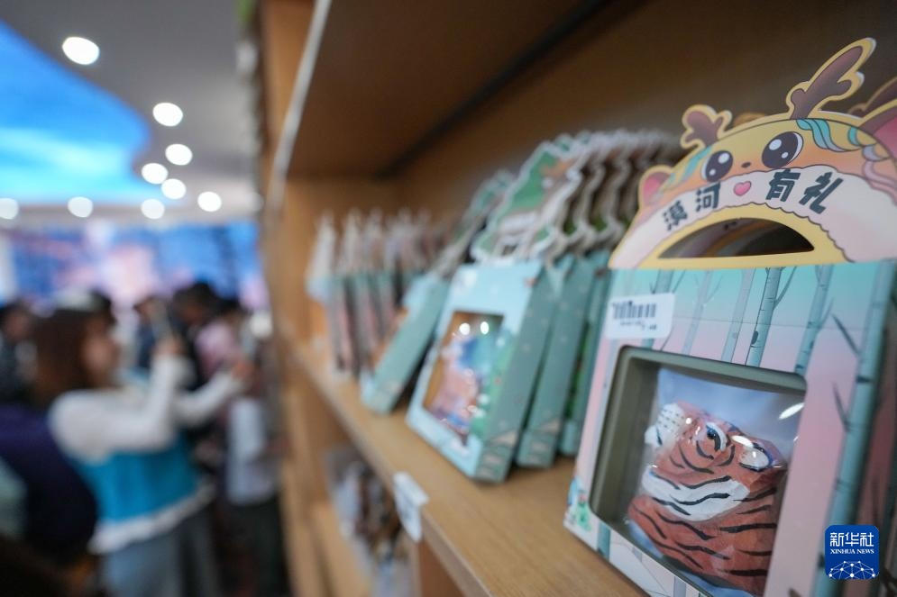 “神州北极”漠河“找北”避暑游火热 “神州北极”漠河“找北”避暑游火热