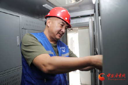 现场报道|甘肃榆中山洪灾害救援正在进行 多部门协同全力安置受灾群众恢复保障 现场报道|甘肃榆中山洪灾害救援正在进行 多部门协同全力安置受灾群众恢复保障