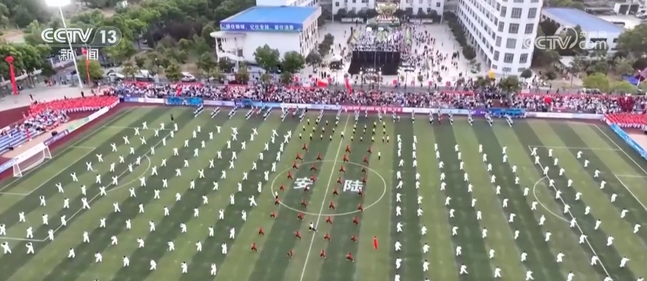 “乡超”、古城游、美景+美食……文旅“流量”燃动消费“嘉年华”