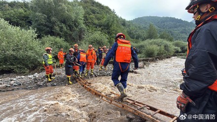 840名消防员奋战甘肃榆中救援一线
