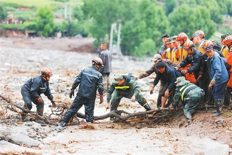 “危难时刻，他们来了”——榆中县山洪灾害救援现场速写