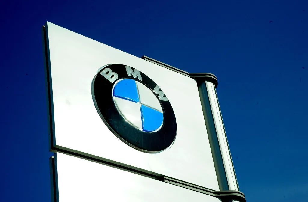 宝马计划召回超23万辆车,“可能存在安全隐患” 宝马计划召回超23万辆车,“可能存在安全隐患”