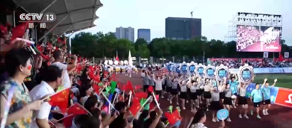 “乡超”、古城游、美景+美食……文旅“流量”燃动消费“嘉年华”