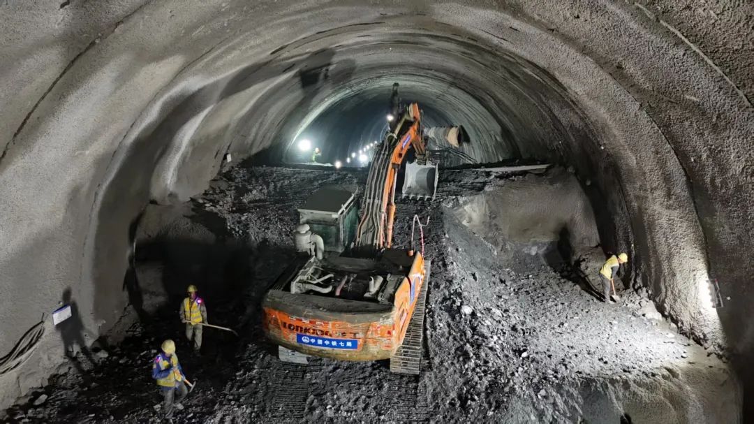 隧道通了！成都至若尔盖大草原，坐火车将仅需2.5小时