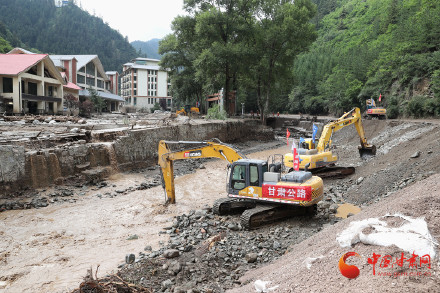 现场报道|甘肃榆中山洪灾害救援正在进行 多部门协同全力安置受灾群众恢复保障 现场报道|甘肃榆中山洪灾害救援正在进行 多部门协同全力安置受灾群众恢复保障