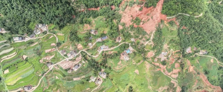 一厘米裂缝“预警”，117人成功避险！